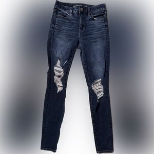 AE Distressed Hi-Rise Jegging